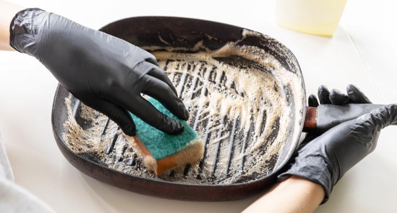 Kaffee als Scheuermilch