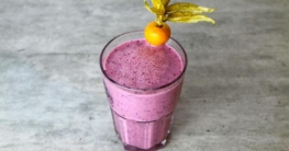 Mandel-Beeren-Smoothie